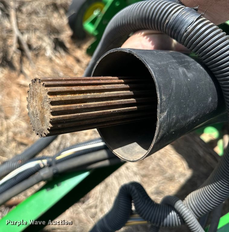 image for item DK6608 2013 John Deere  569 Mega Wide Plus  round baler