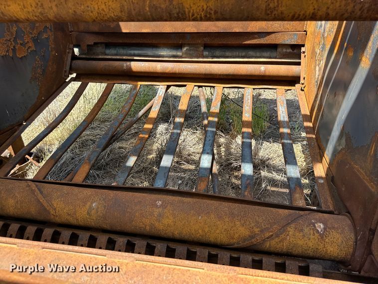 image for item DK6608 2013 John Deere  569 Mega Wide Plus  round baler