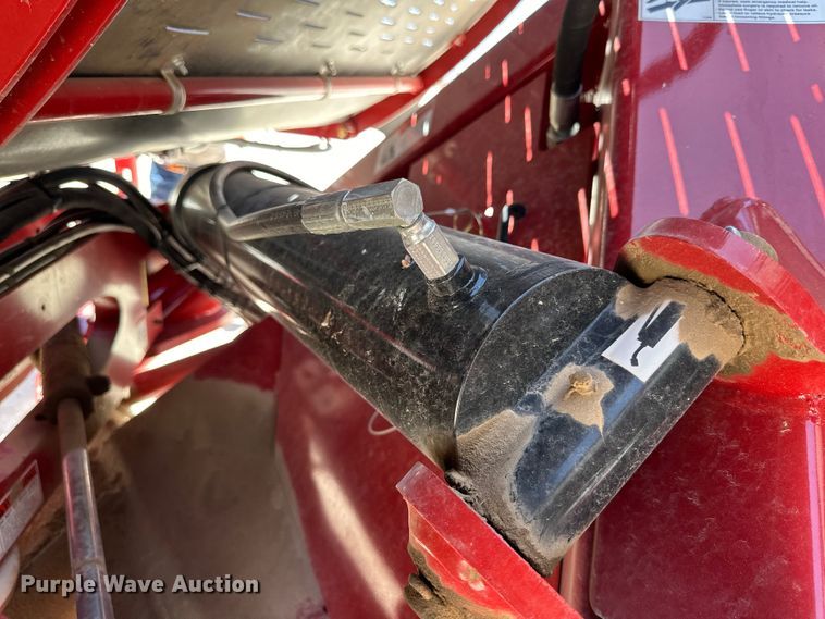 image for item DK6610 H&S TF6128 hay merger