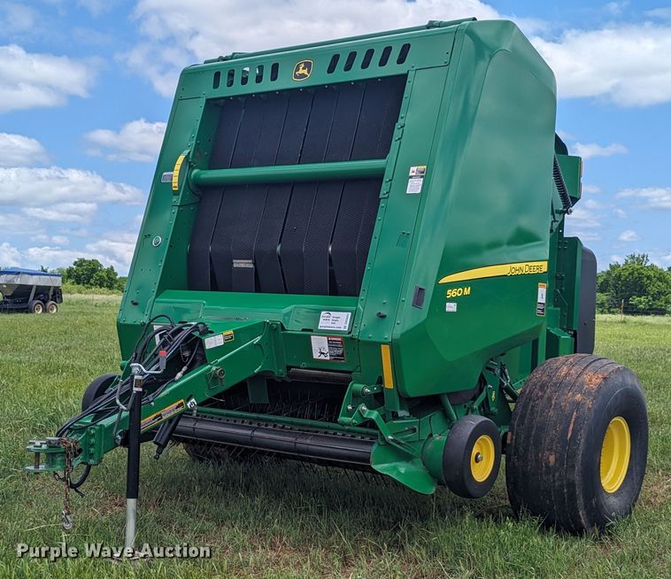 image for item DN3842 2019 John Deere 560M round baler