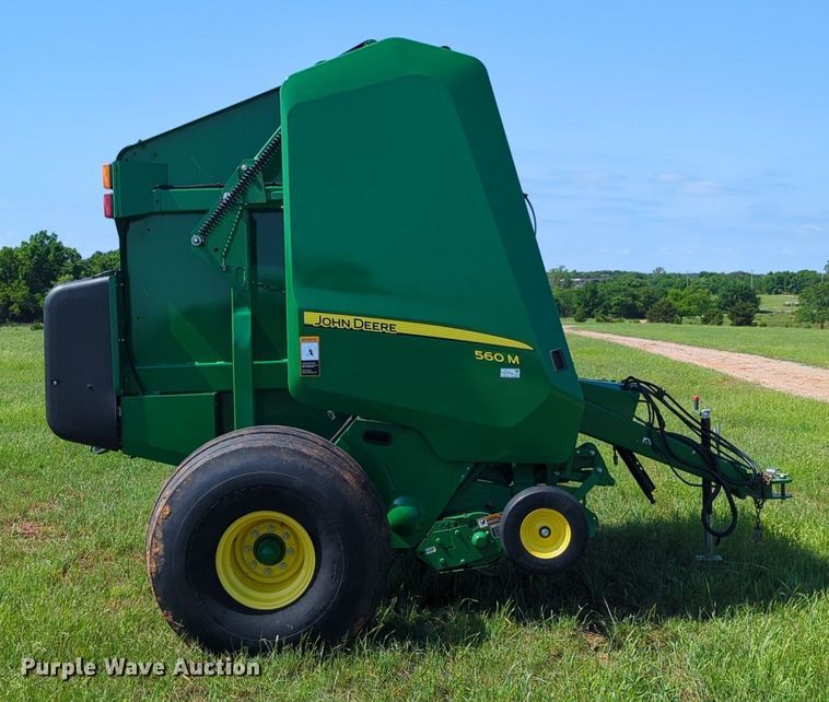 image for item DN3842 2019 John Deere 560M round baler
