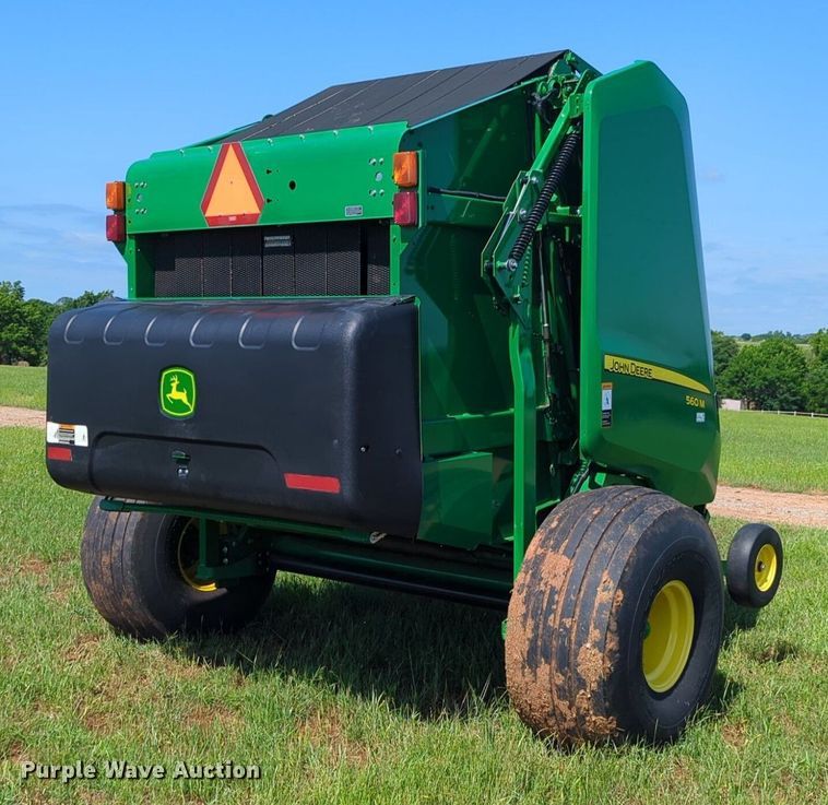 image for item DN3842 2019 John Deere 560M round baler