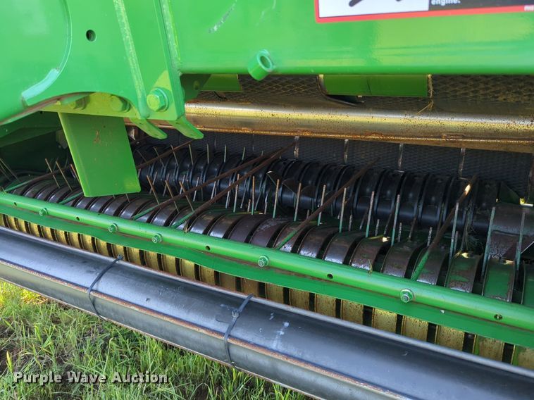 image for item DN3842 2019 John Deere 560M round baler