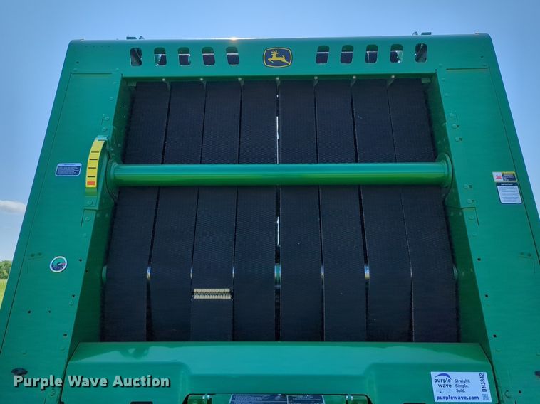 image for item DN3842 2019 John Deere 560M round baler