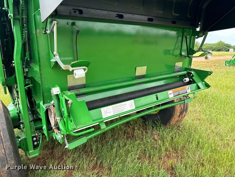 image for item DN3842 2019 John Deere 560M round baler