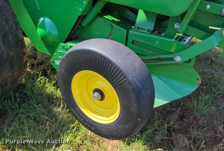 image for item DN3842 2019 John Deere 560M round baler