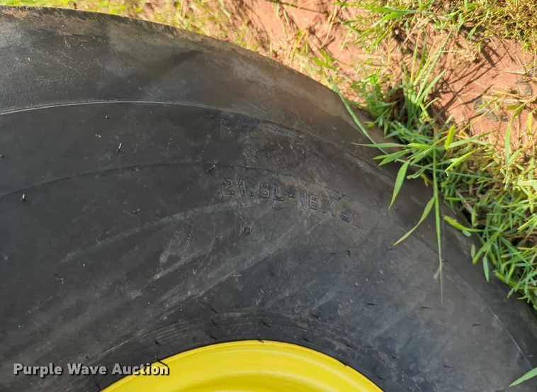 image for item DN3842 2019 John Deere 560M round baler