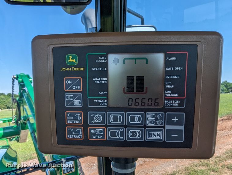 image for item DN3842 2019 John Deere 560M round baler