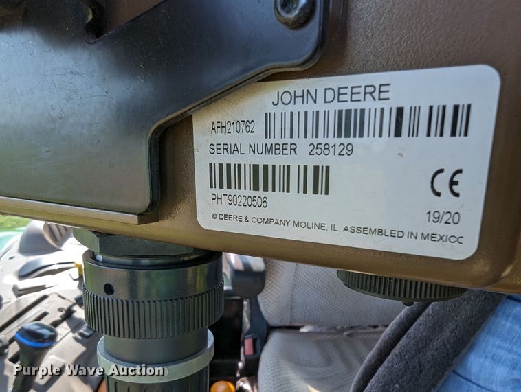 image for item DN3842 2019 John Deere 560M round baler