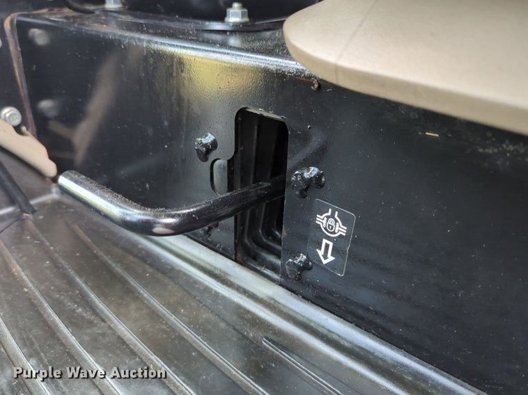 image for item DN3844 2016 John Deere 6135E MFWD tractor