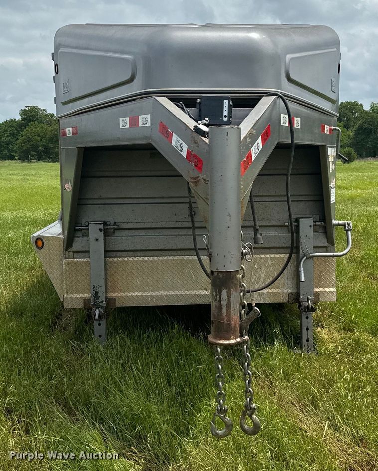 image for item DN3845 2016 GR STH6832W20LNRCS livestock trailer