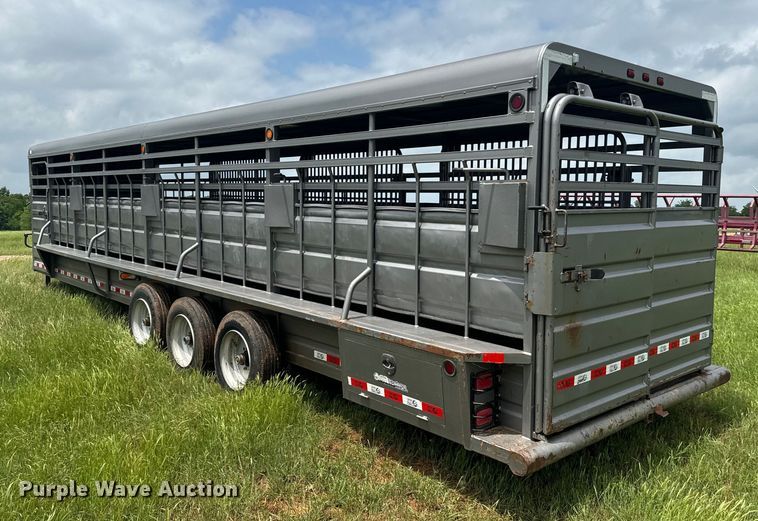 image for item DN3845 2016 GR STH6832W20LNRCS livestock trailer