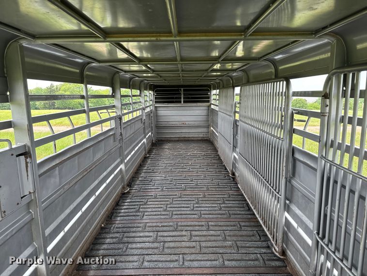 image for item DN3845 2016 GR STH6832W20LNRCS livestock trailer