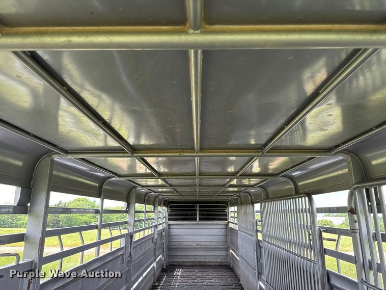 image for item DN3845 2016 GR STH6832W20LNRCS livestock trailer