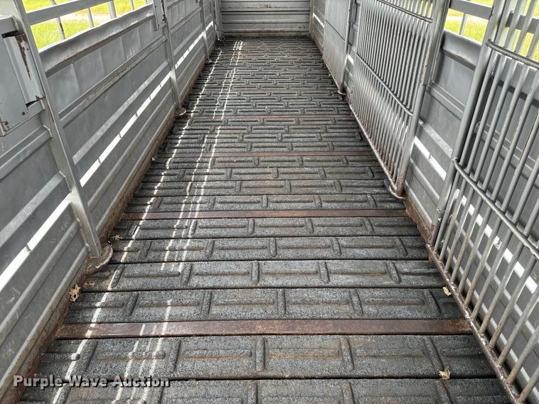 image for item DN3845 2016 GR STH6832W20LNRCS livestock trailer
