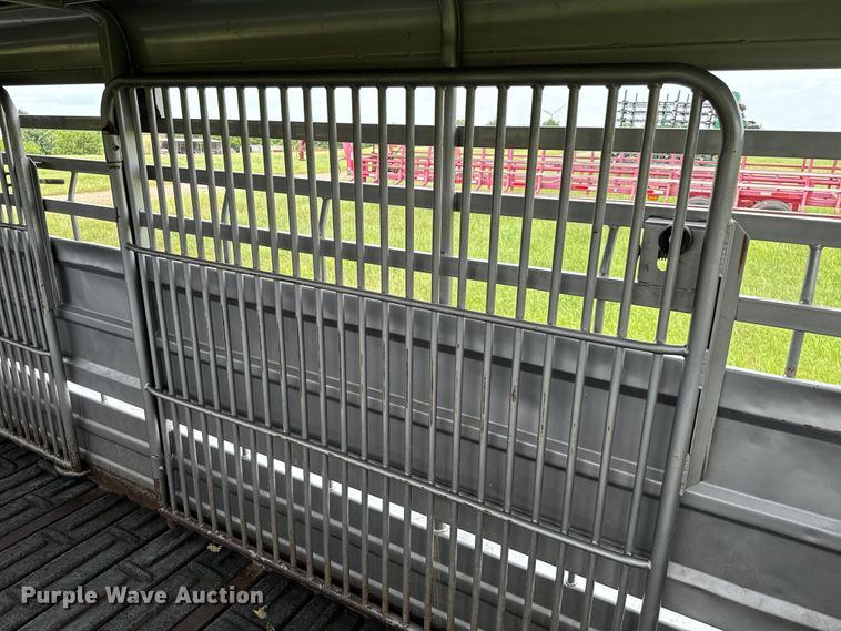 image for item DN3845 2016 GR STH6832W20LNRCS livestock trailer