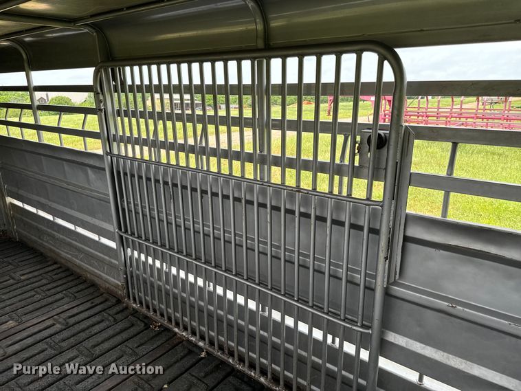 image for item DN3845 2016 GR STH6832W20LNRCS livestock trailer