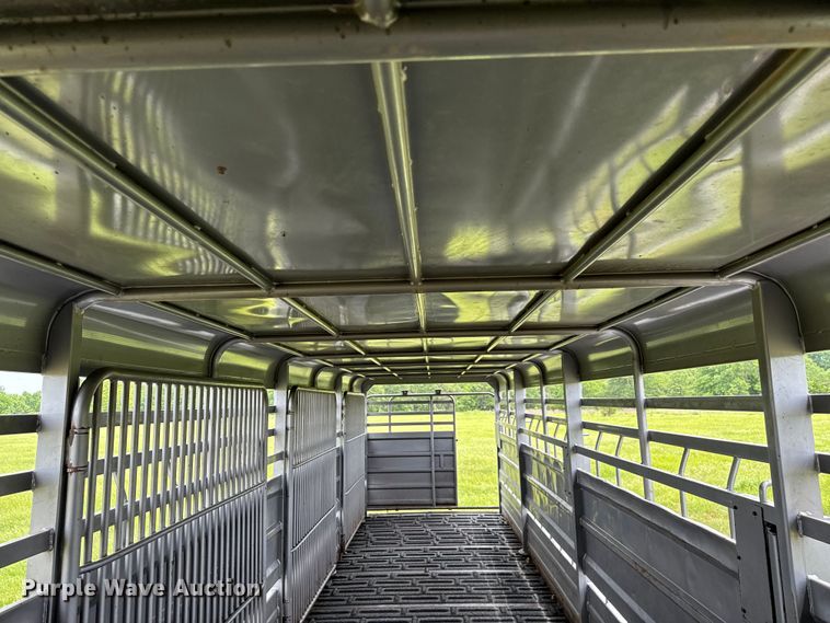image for item DN3845 2016 GR STH6832W20LNRCS livestock trailer