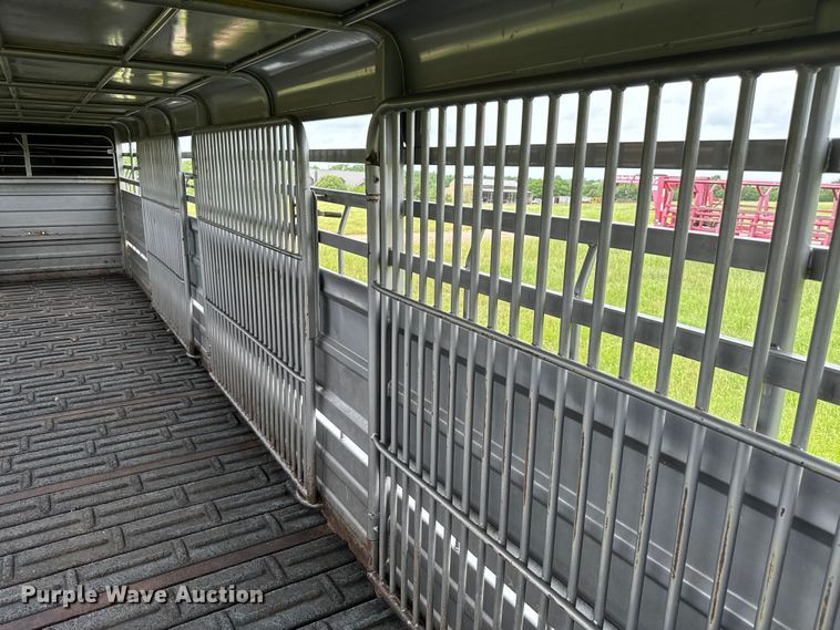 image for item DN3845 2016 GR STH6832W20LNRCS livestock trailer