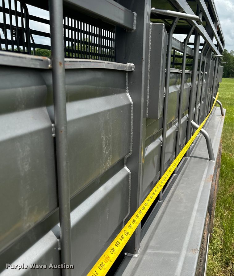 image for item DN3845 2016 GR STH6832W20LNRCS livestock trailer