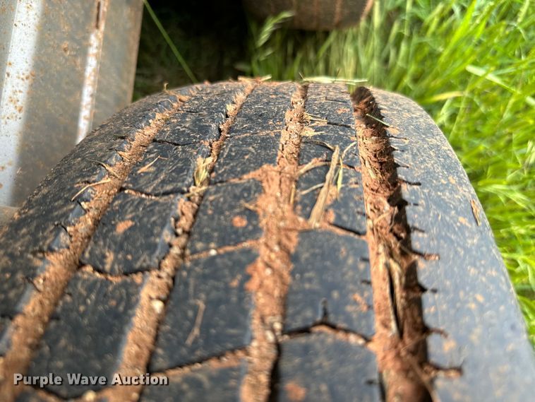 image for item DN3845 2016 GR STH6832W20LNRCS livestock trailer