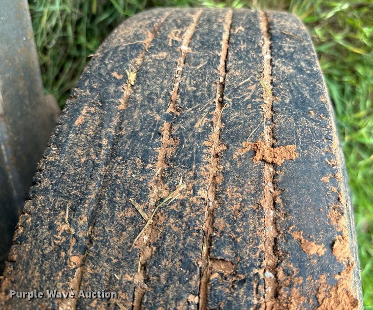 image for item DN3845 2016 GR STH6832W20LNRCS livestock trailer