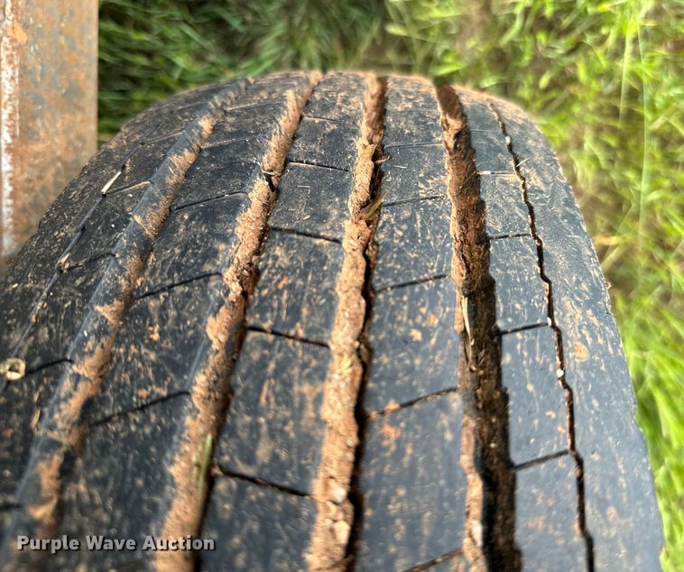 image for item DN3845 2016 GR STH6832W20LNRCS livestock trailer