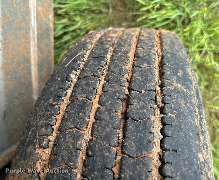 image for item DN3845 2016 GR STH6832W20LNRCS livestock trailer