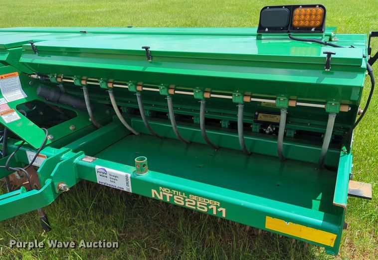 image for item DN3846 2018 Great Plains NTS2511 no-till seeder