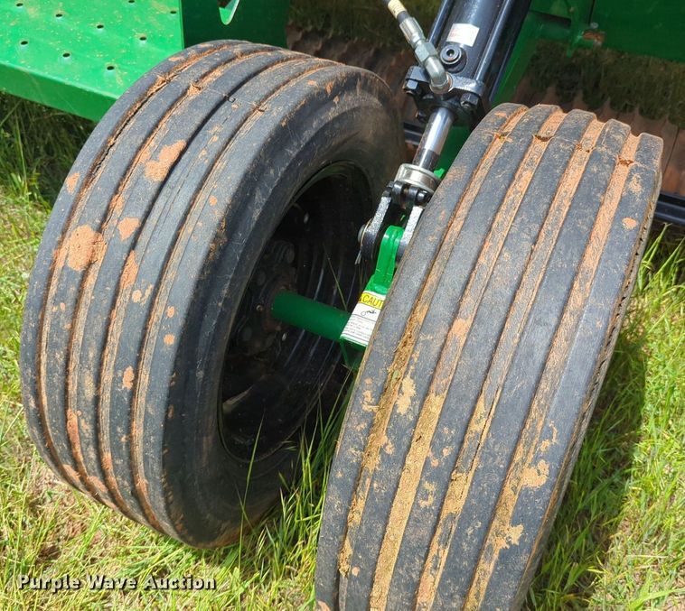 image for item DN3846 2018 Great Plains NTS2511 no-till seeder