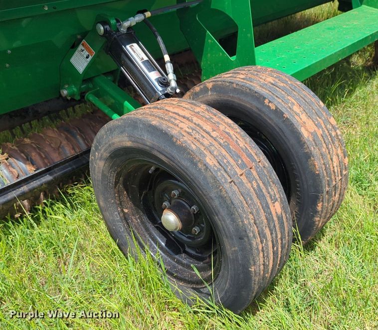 image for item DN3846 2018 Great Plains NTS2511 no-till seeder