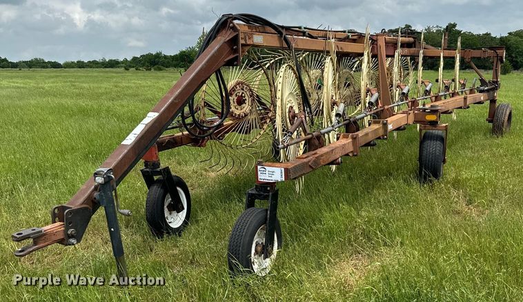 image for item DN3847 M&W DF12 hay rake