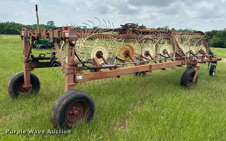 image for item DN3847 M&W DF12 hay rake