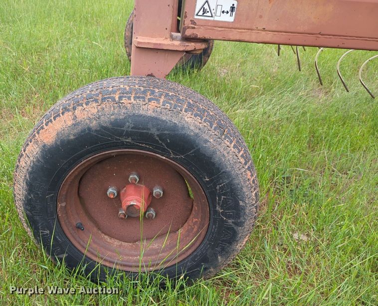 image for item DN3847 M&W DF12 hay rake