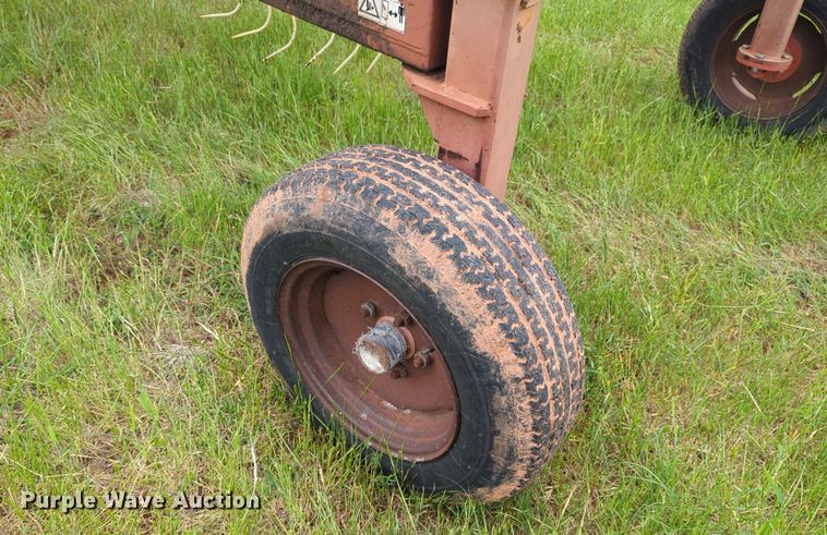 image for item DN3847 M&W DF12 hay rake