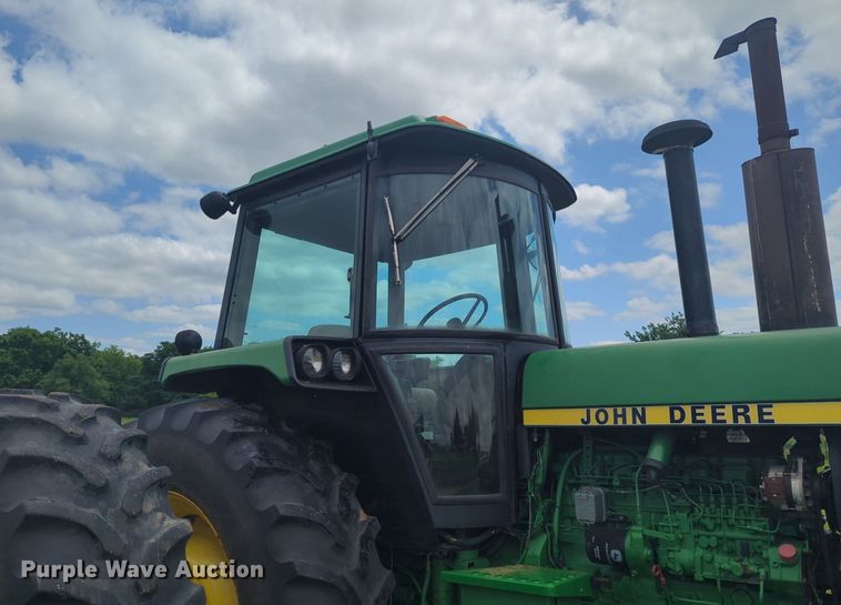 image for item DN3848 1988 John Deere 4850 MFWD tractor