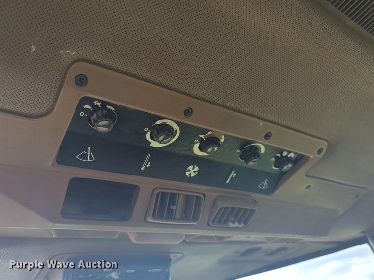 image for item DN3848 1988 John Deere 4850 MFWD tractor