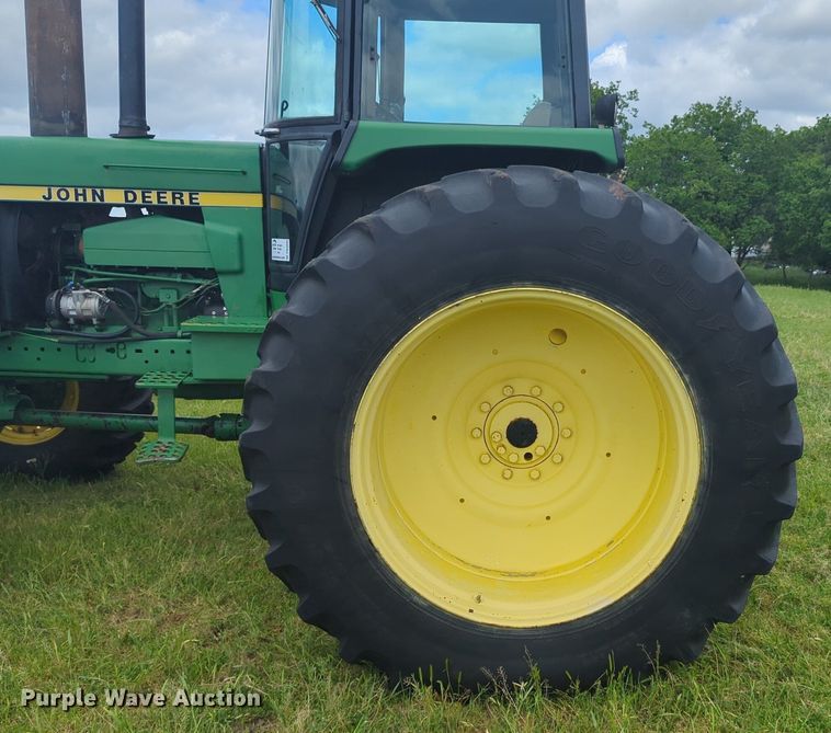 image for item DN3848 1988 John Deere 4850 MFWD tractor