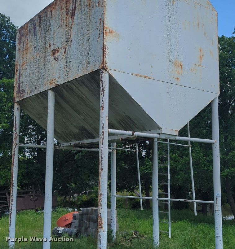 image for item DN3849 Grain bin