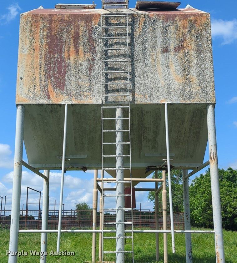 image for item DN3849 Grain bin