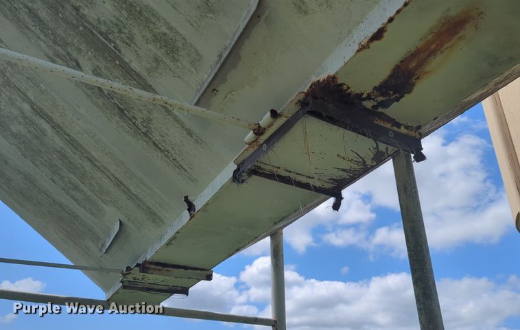 image for item DN3849 Grain bin