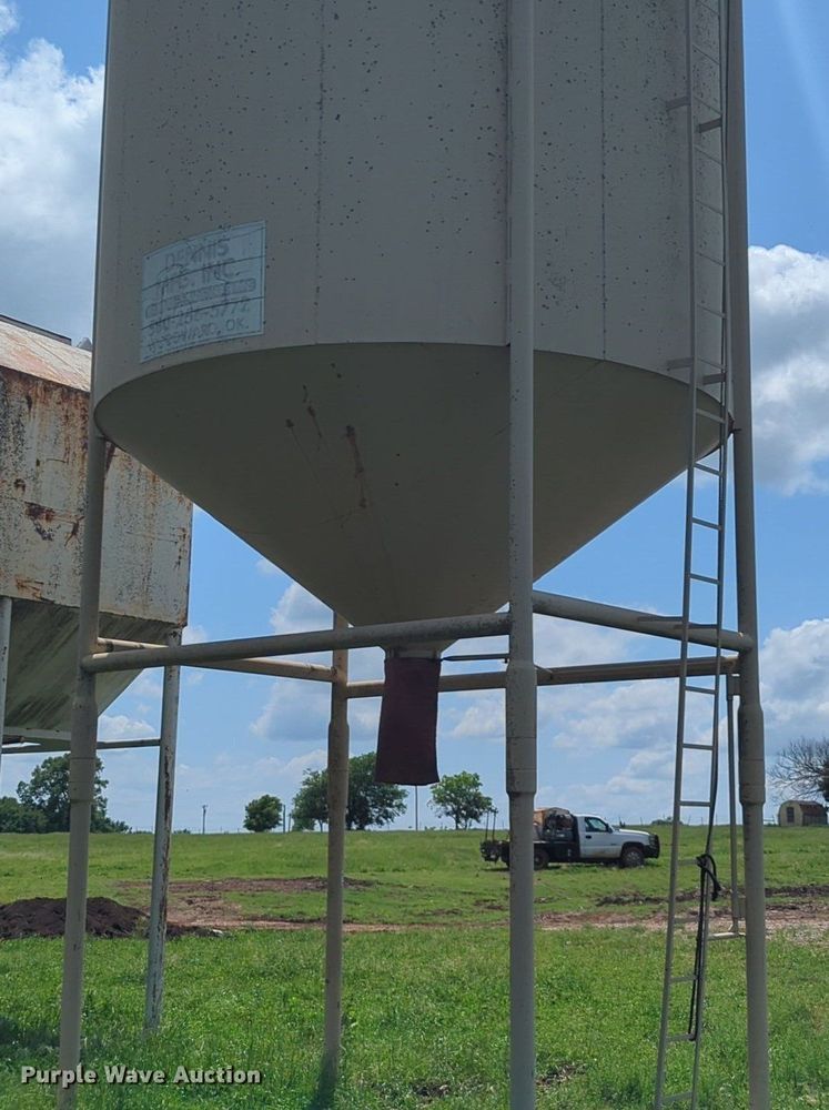 image for item DN3850 Dennis Mfg. grain bin