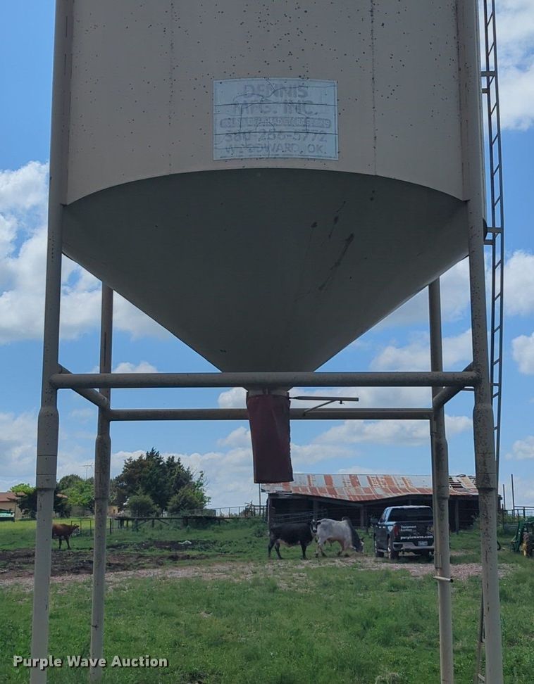 image for item DN3850 Dennis Mfg. grain bin