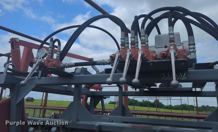 image for item DN3851 WW livestock squeeze chute