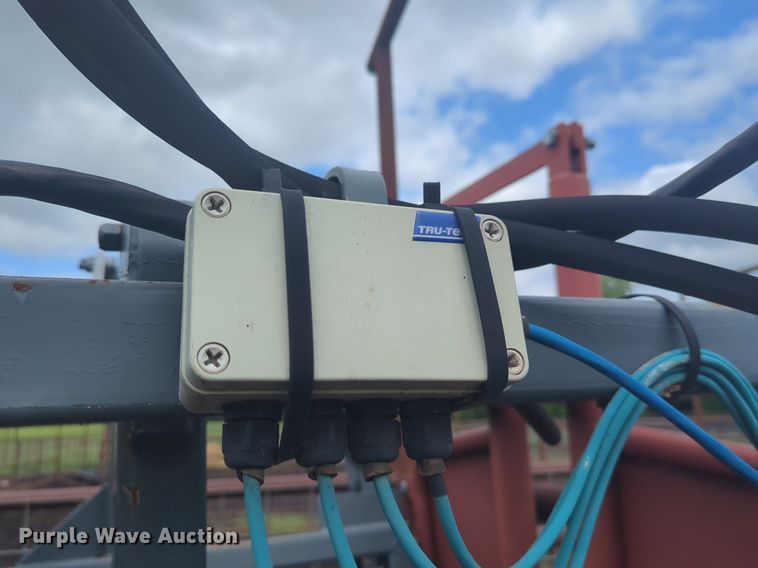 image for item DN3851 WW livestock squeeze chute