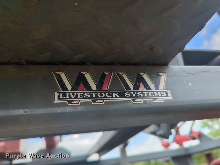 image for item DN3851 WW livestock squeeze chute