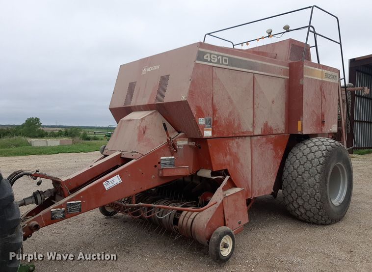 image for item DQ7090 1998 Hesston 4910 large square baler