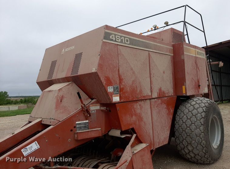 image for item DQ7090 1998 Hesston 4910 large square baler