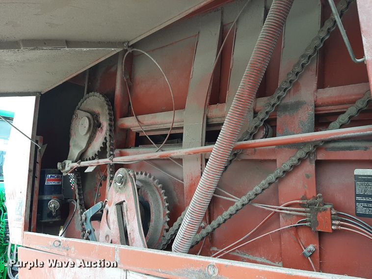 image for item DQ7090 1998 Hesston 4910 large square baler