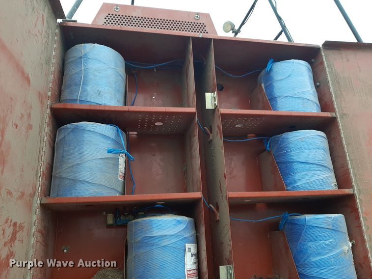 image for item DQ7090 1998 Hesston 4910 large square baler